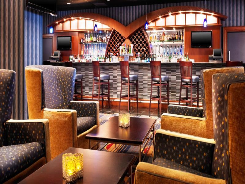 Sheraton Cleveland Airport Hotel Bagian luar foto