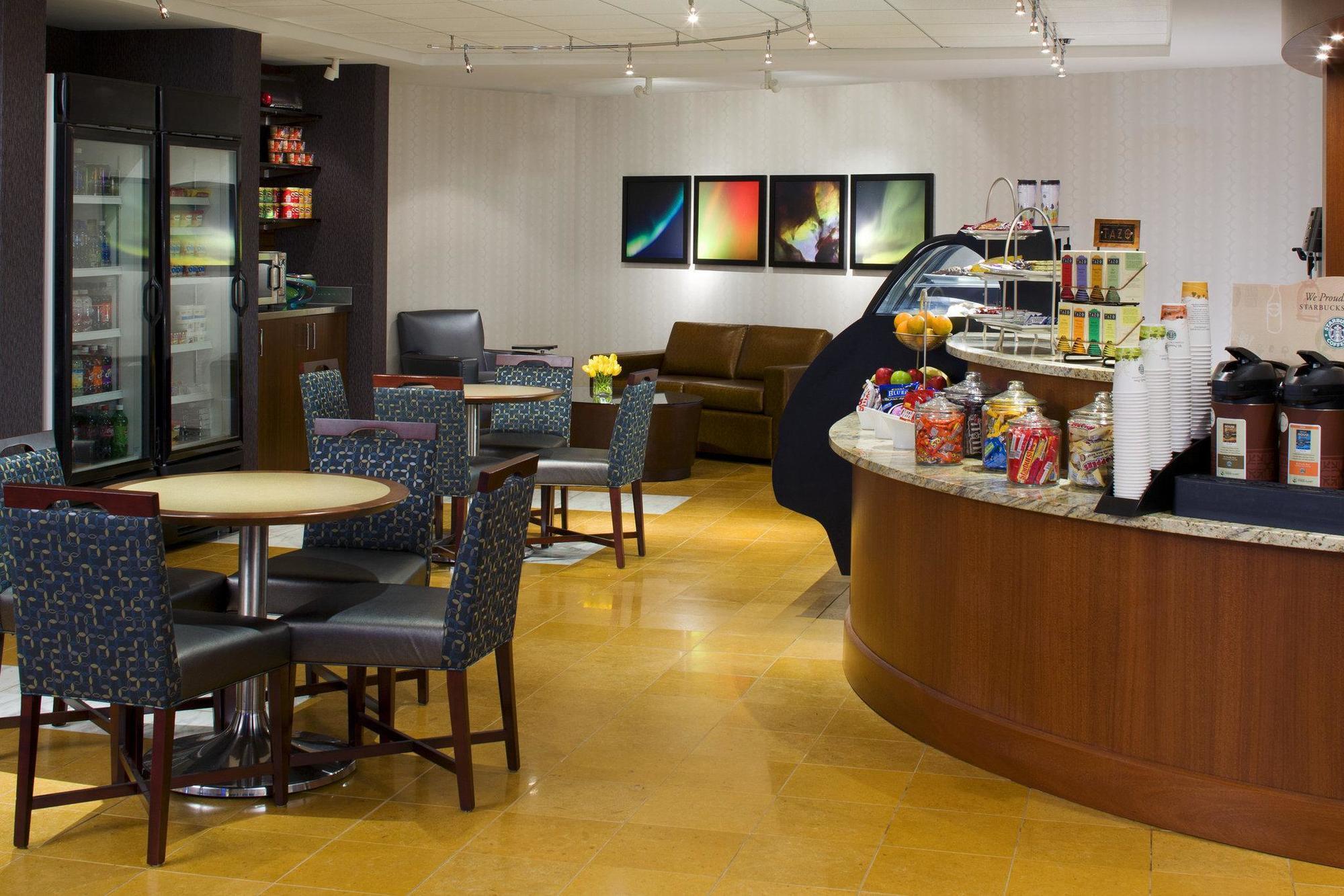 Sheraton Cleveland Airport Hotel Bagian luar foto