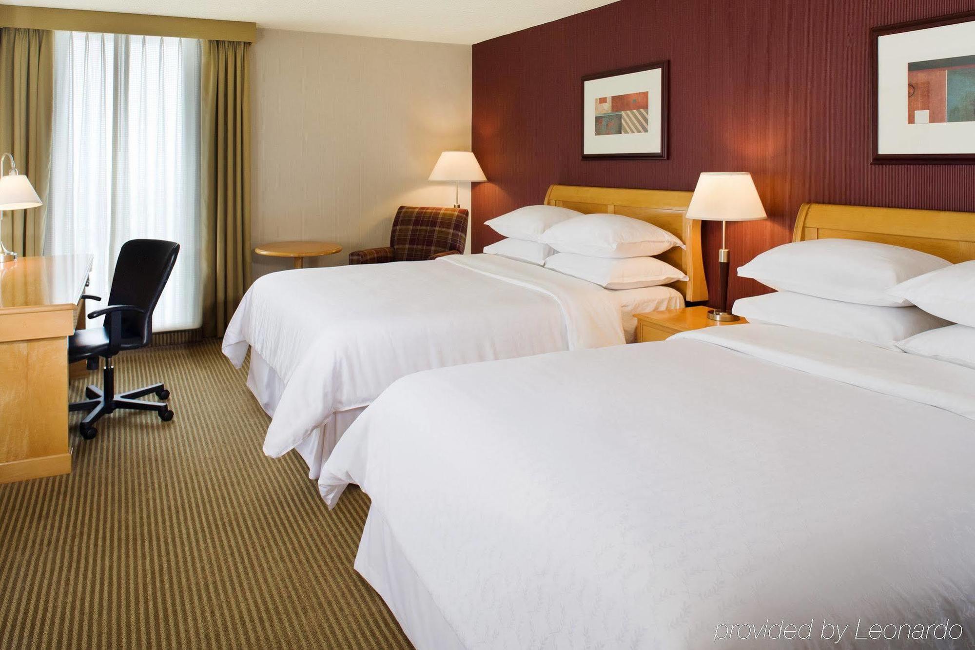 Sheraton Cleveland Airport Hotel Bagian luar foto