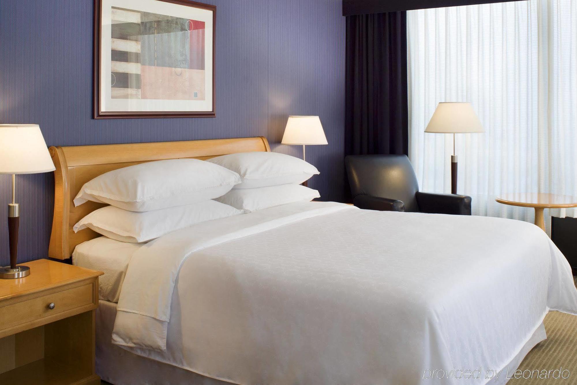 Sheraton Cleveland Airport Hotel Bagian luar foto