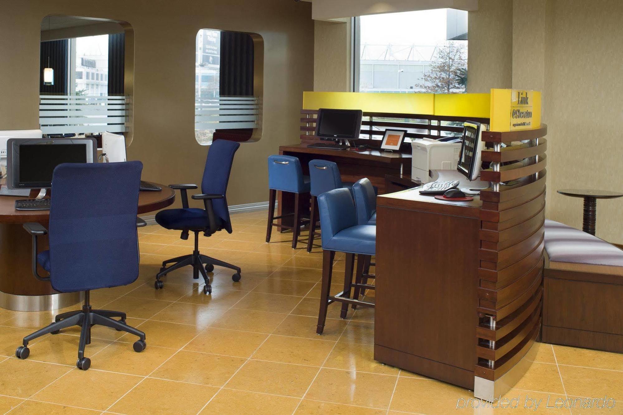 Sheraton Cleveland Airport Hotel Bagian luar foto