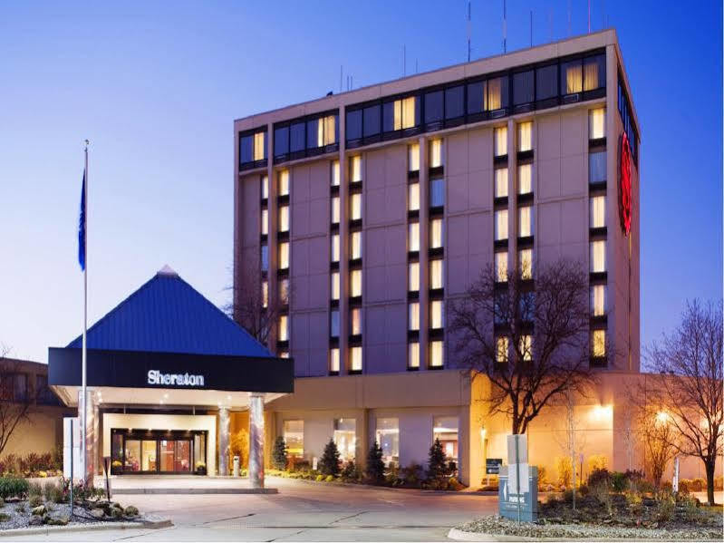 Sheraton Cleveland Airport Hotel Bagian luar foto